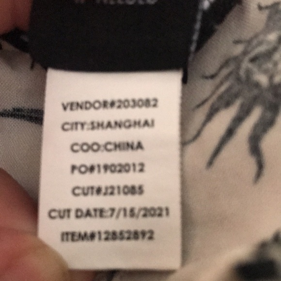 CREAM AND BLACK CELESTIAL Womens CROP BUTTON UP SHIRT size medium TEEN - Picture 6 of 10